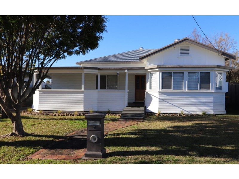 7 Herbert Street, Inverell NSW 2360