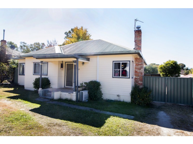 35 Herbert Street, Inverell NSW 2360