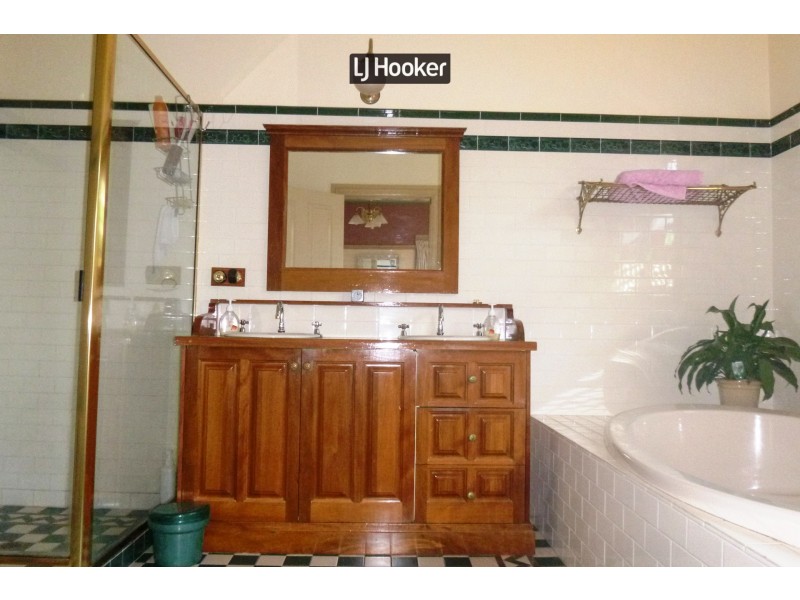 79 Gordon Street, Inverell NSW 2360