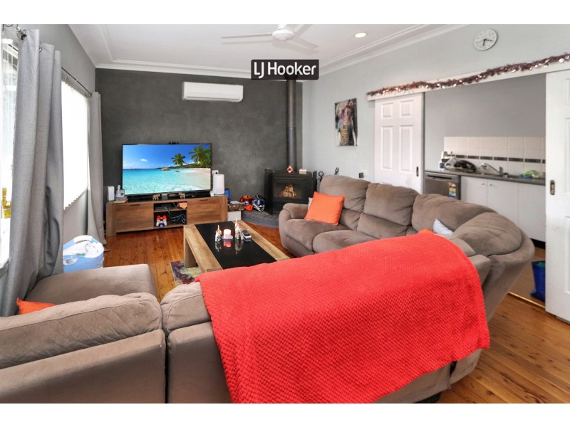 4 Gordon Street, Inverell NSW 2360