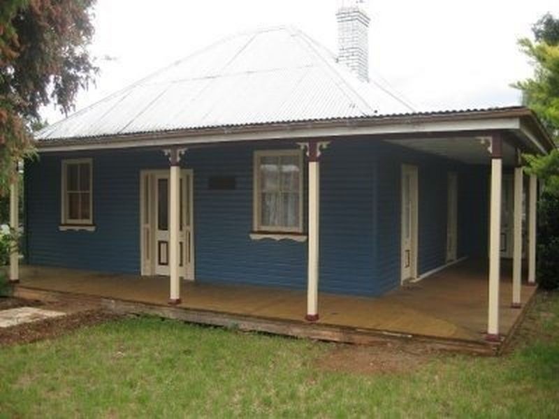 11 Burnett Street, Delungra NSW 2403