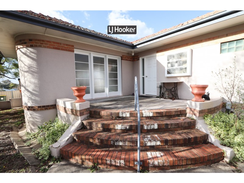 25-27 Gilchrist Street, Inverell NSW 2360