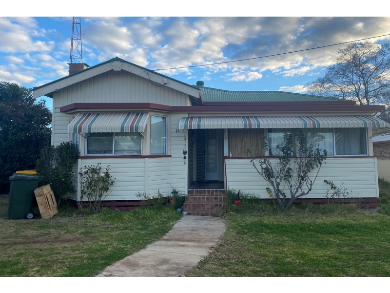 16 Herbert Street, Inverell NSW 2360