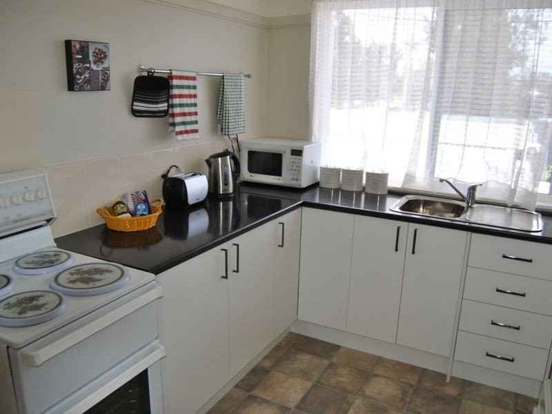 1/69 Otho Street, Inverell NSW 2360