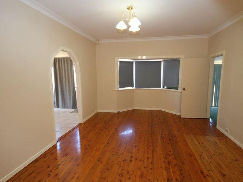 68 King Street, Inverell NSW 2360