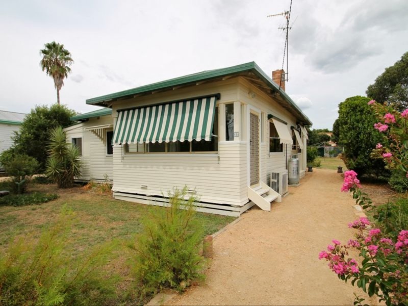 37 Chester Street, Inverell NSW 2360