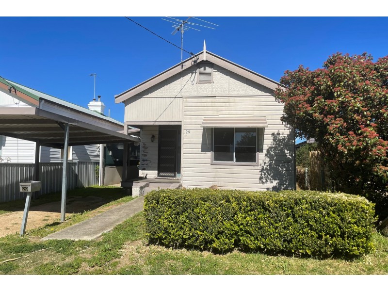 29 Greaves Street, Inverell NSW 2360