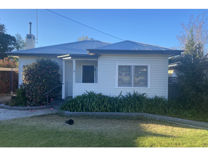 27 Shirley Street, Inverell NSW 2360