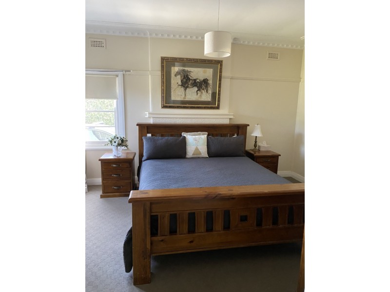 27 Shirley Street, Inverell NSW 2360