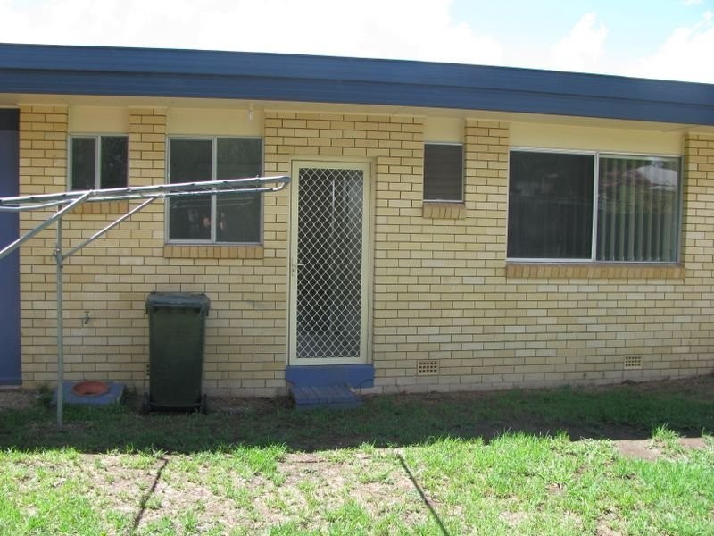 2/76 Wood Street, Inverell NSW 2360