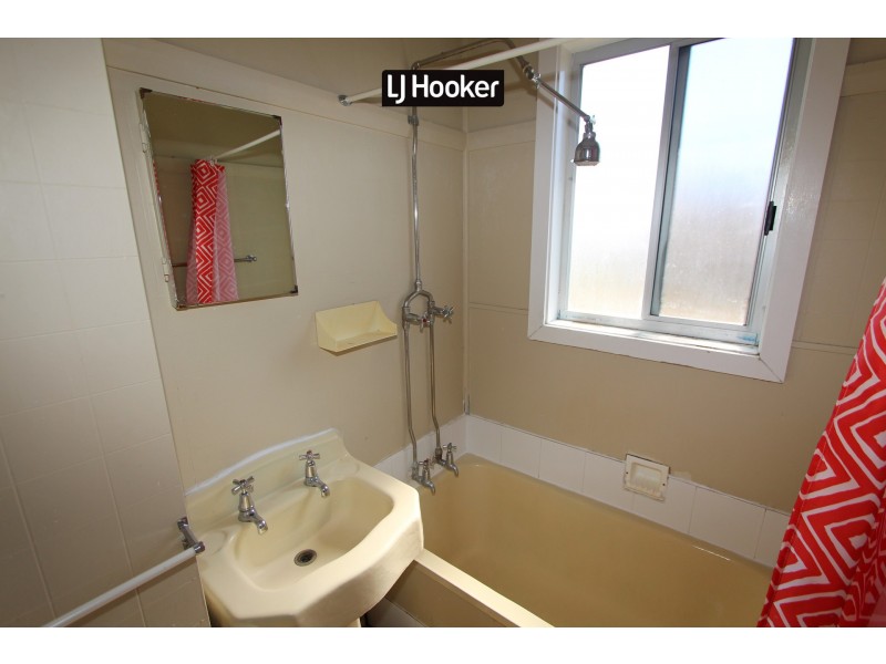 1/13 Rosslyn Street, Inverell NSW 2360