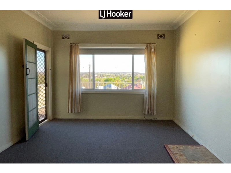2/13 Rosslyn Street, Inverell NSW 2360