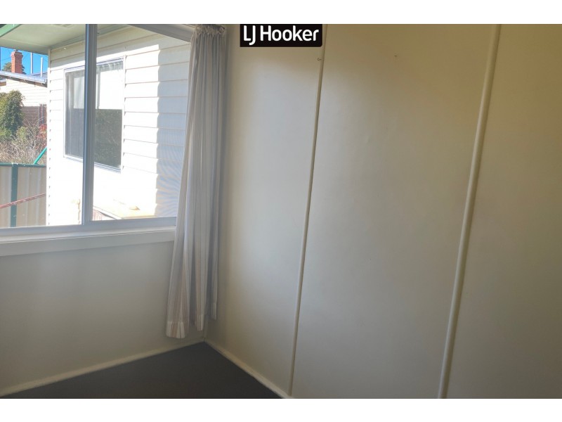 2/13 Rosslyn Street, Inverell NSW 2360