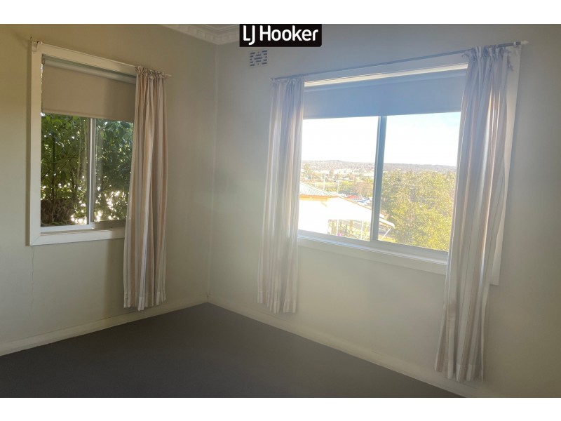 2/13 Rosslyn Street, Inverell NSW 2360
