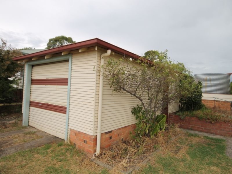 61 Clive Street, Inverell NSW 2360