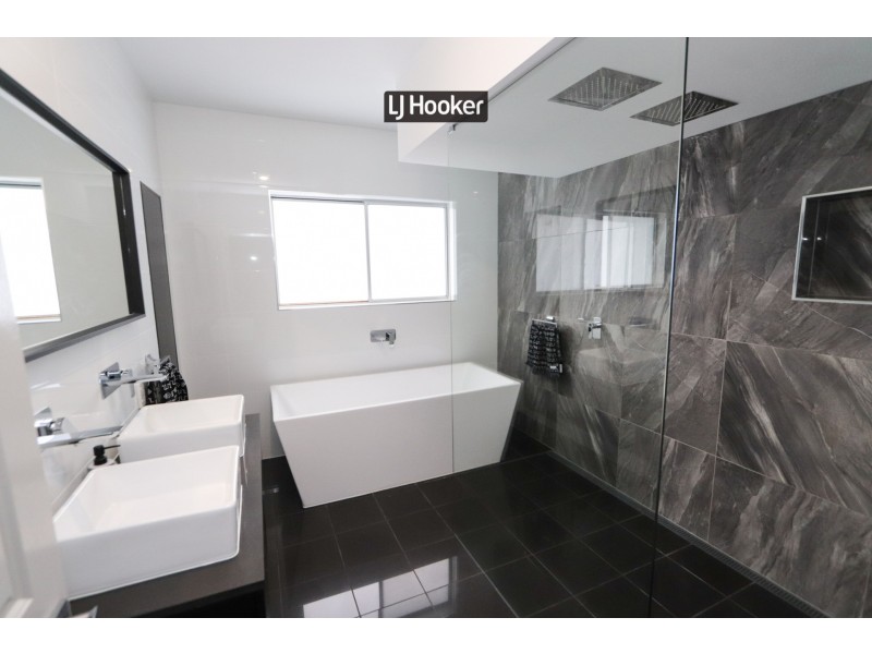 12 Brae Street, Inverell NSW 2360