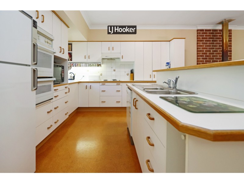 24 Leonard Street, Inverell NSW 2360