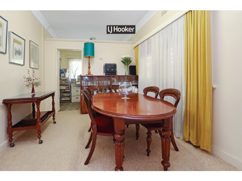 24 Leonard Street, Inverell NSW 2360