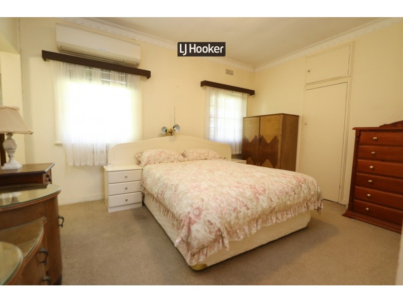 24 Leonard Street, Inverell NSW 2360