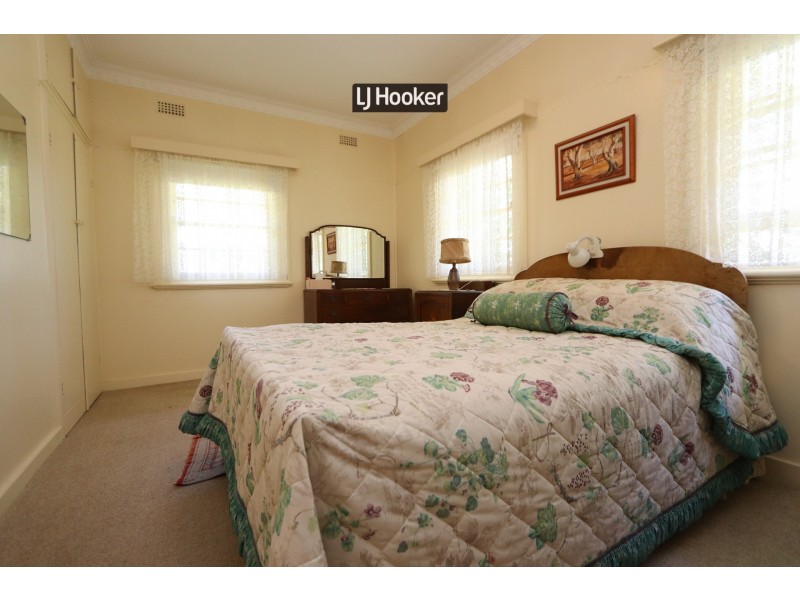 24 Leonard Street, Inverell NSW 2360