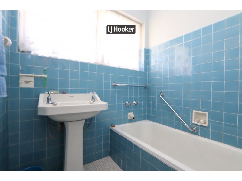 24 Leonard Street, Inverell NSW 2360