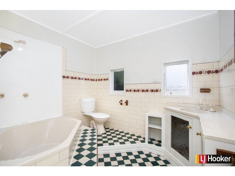 14 Henderson Street, Inverell NSW 2360