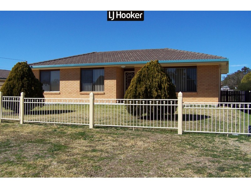 13 Greaves Street, Inverell NSW 2360