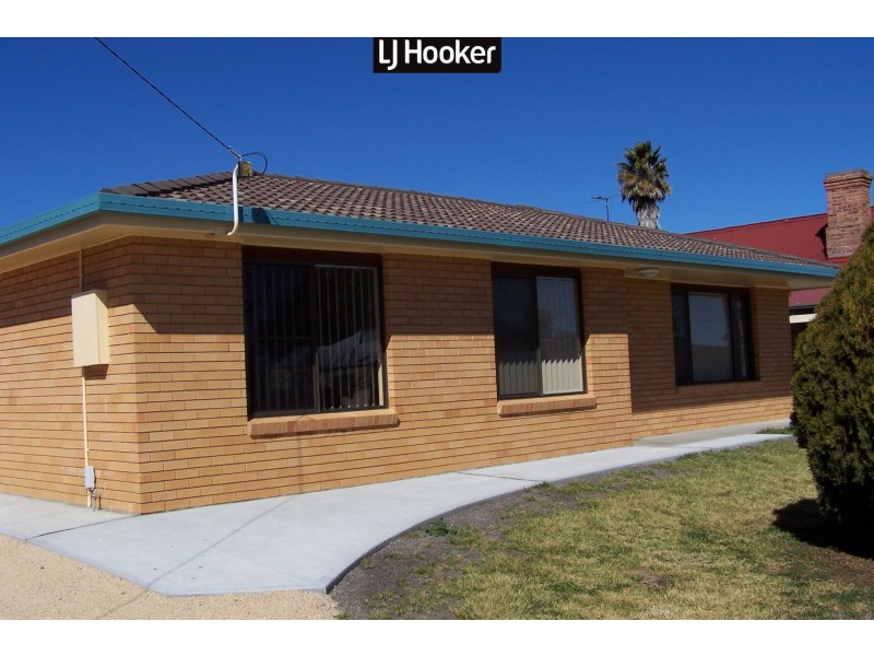 13 Greaves Street, Inverell NSW 2360