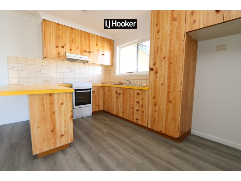 4 Lang Street, Inverell NSW 2360