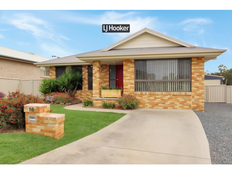 16 Kingfisher Drive, Inverell NSW 2360
