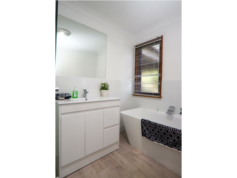 16 Kingfisher Drive, Inverell NSW 2360