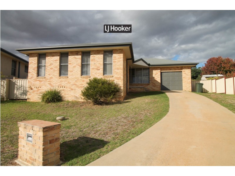 1 Currawong Place, Inverell NSW 2360