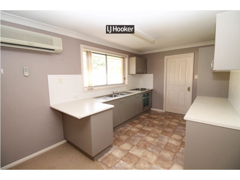 1 Currawong Place, Inverell NSW 2360