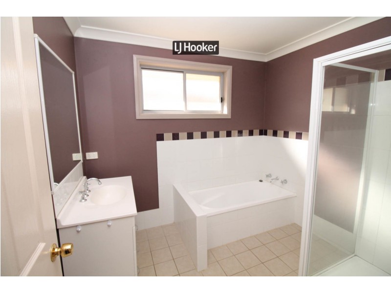 1 Currawong Place, Inverell NSW 2360