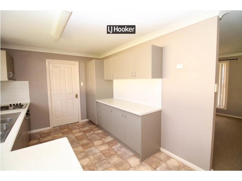 1 Currawong Place, Inverell NSW 2360