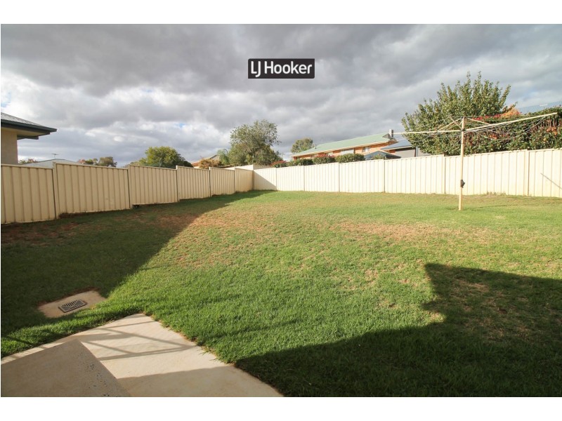 1 Currawong Place, Inverell NSW 2360
