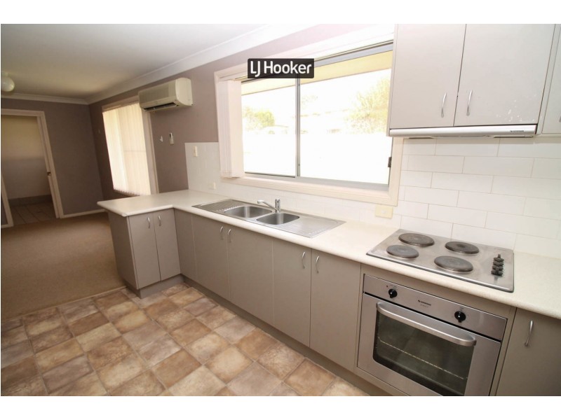 1 Currawong Place, Inverell NSW 2360
