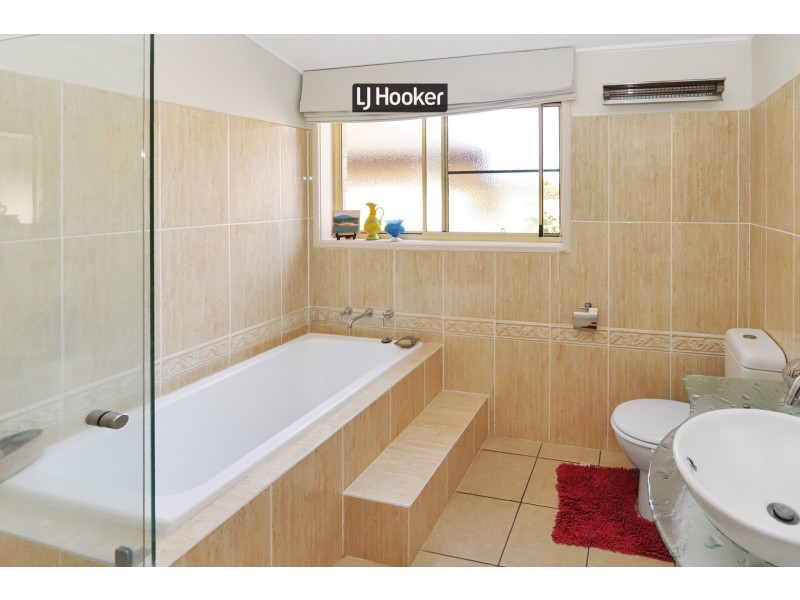 16 Alsace Road, Inverell NSW 2360