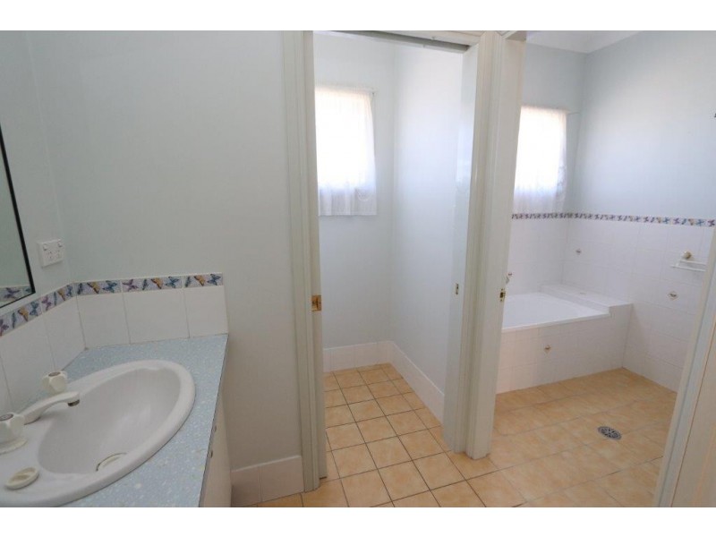 10 Libani Close, Inverell NSW 2360