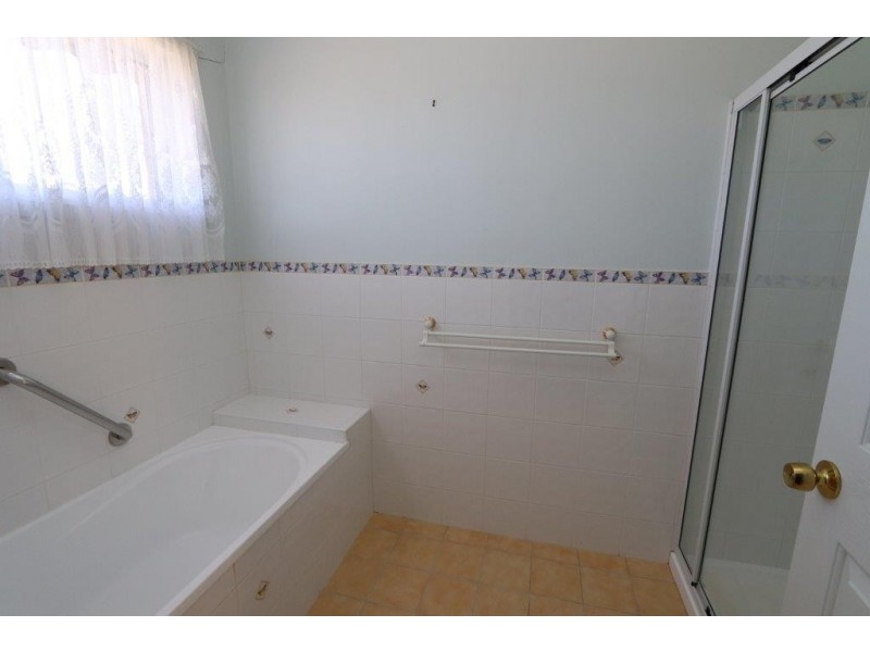 10 Libani Close, Inverell NSW 2360