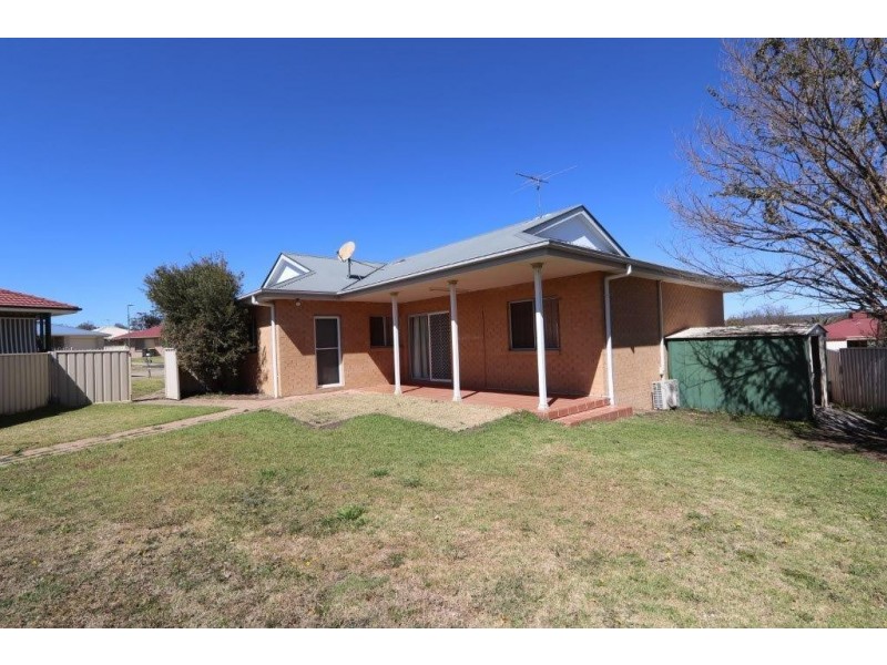 10 Libani Close, Inverell NSW 2360