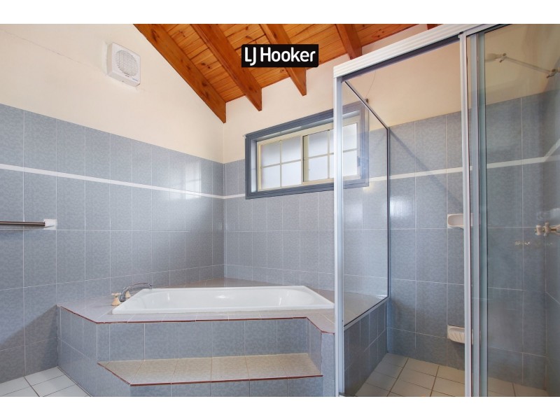 7 Allambie Crescent, Inverell NSW 2360