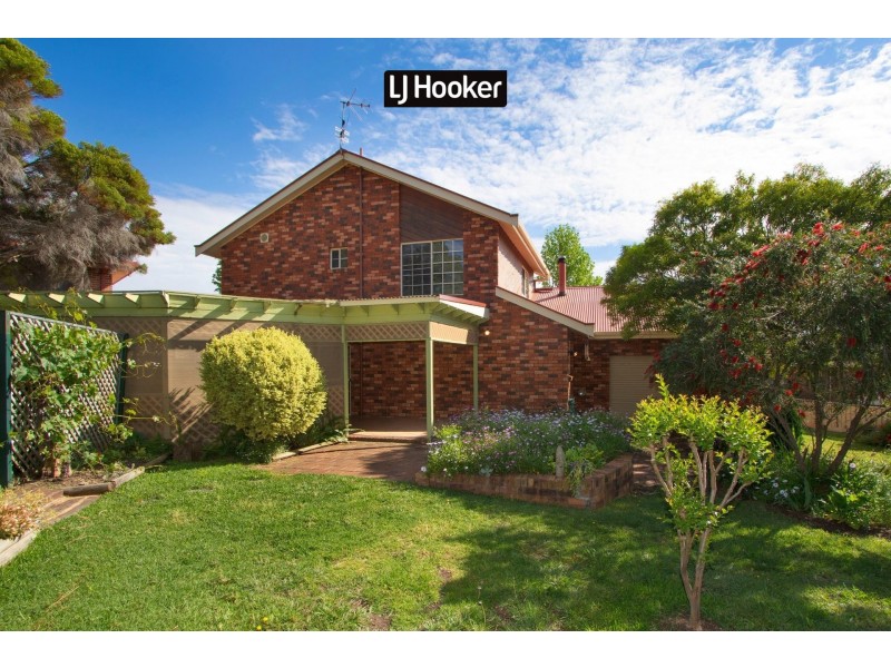 7 Allambie Crescent, Inverell NSW 2360