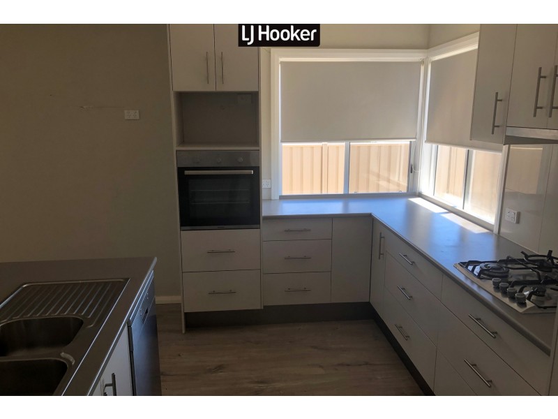 28 Jack Street, Inverell NSW 2360