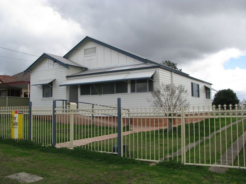 64 George Street, Inverell NSW 2360
