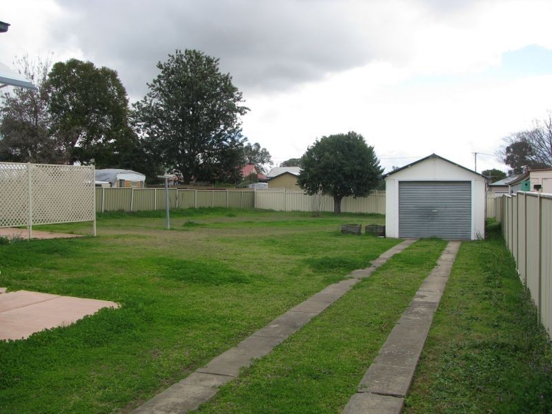 64 George Street, Inverell NSW 2360