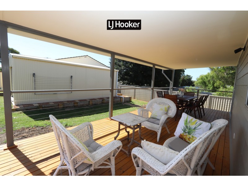 19 Moore Street, Inverell NSW 2360