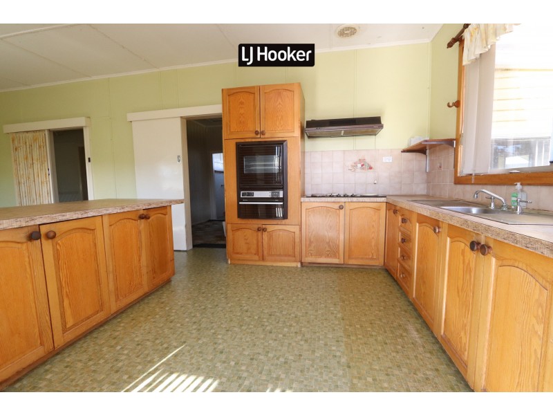 82 Granville Street, Inverell NSW 2360