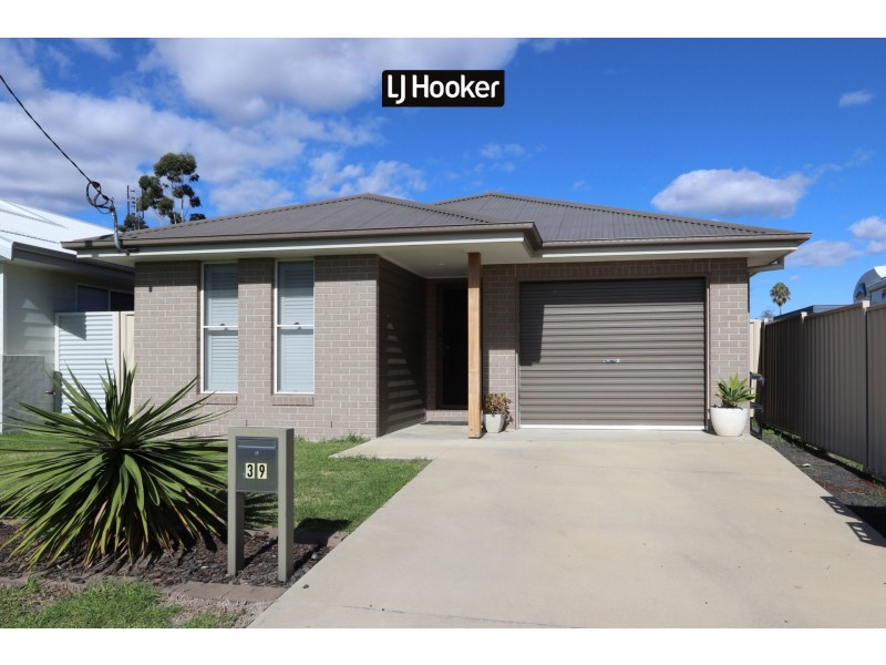 39 Bennett Street, Inverell NSW 2360