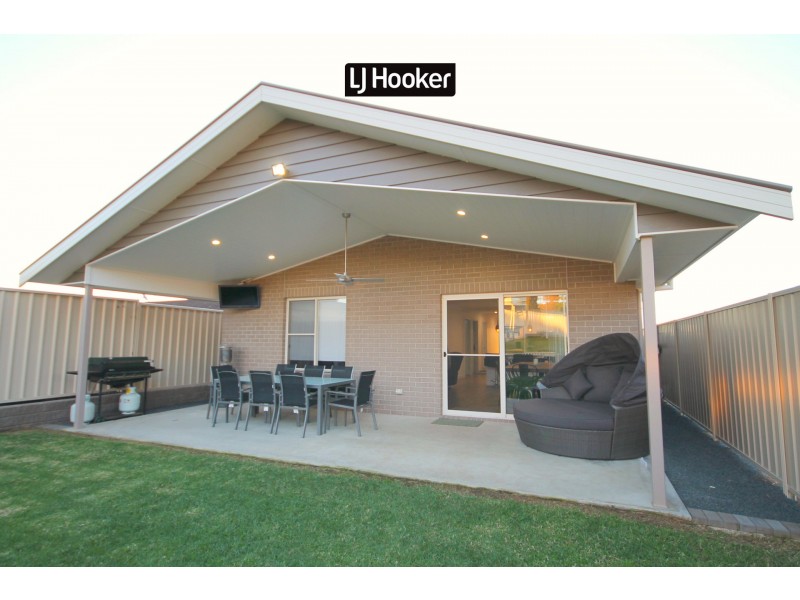 39 Bennett Street, Inverell NSW 2360